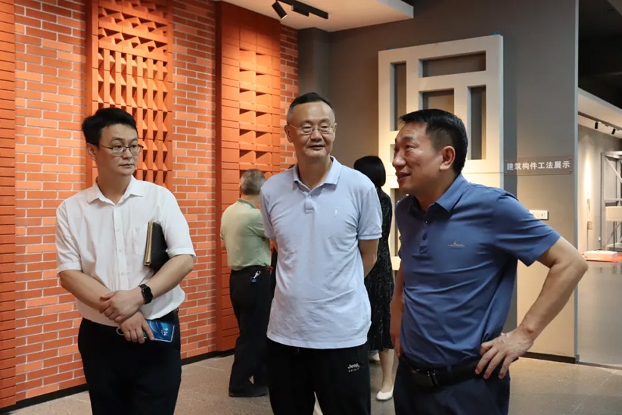 江西省工信厅建材工业处处长董文珠一行莅临调研