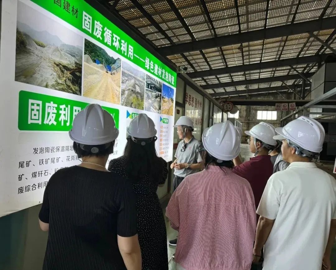 主流媒体团探访中国建材“智造”基地，打卡“好材料”，解锁“黑科技”