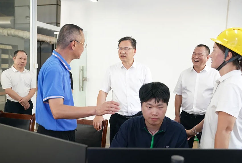 动态 | 郑光泉莅临江西中材调研数字化转型工作